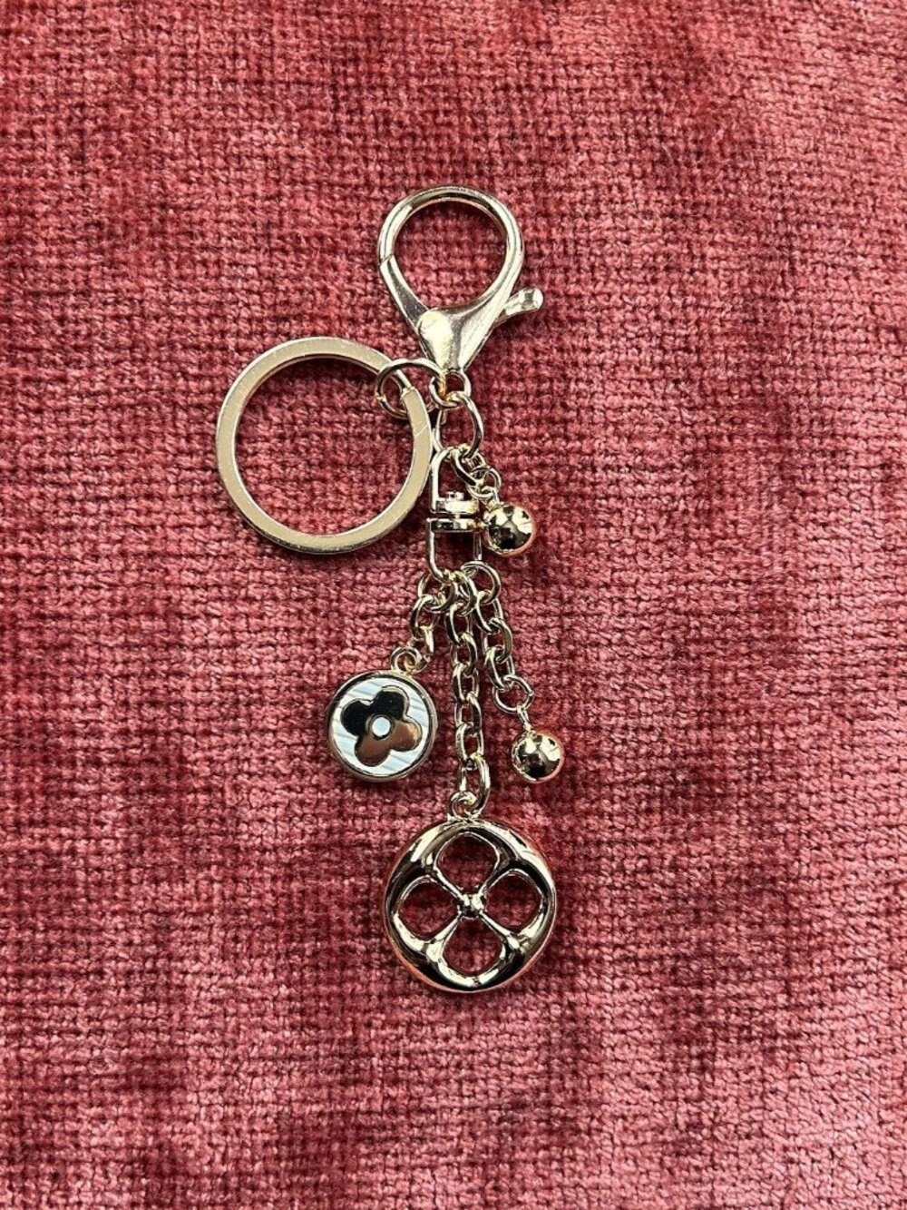 New GOLD CLOVER Bag Charm White and Gold Tone ☸